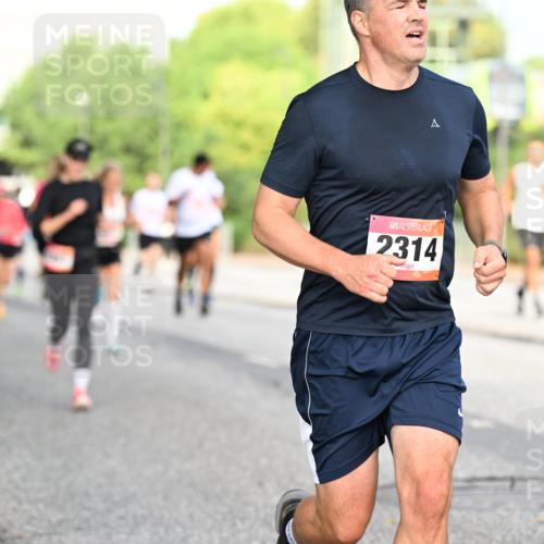 06.09.2026 - CURREX Alsterlauf Dr. Thomas Lammeyer http://msf.ph/oto/10129864 06.09.2026 09:51:45 Laufen 2314 meine-sportfotos.de