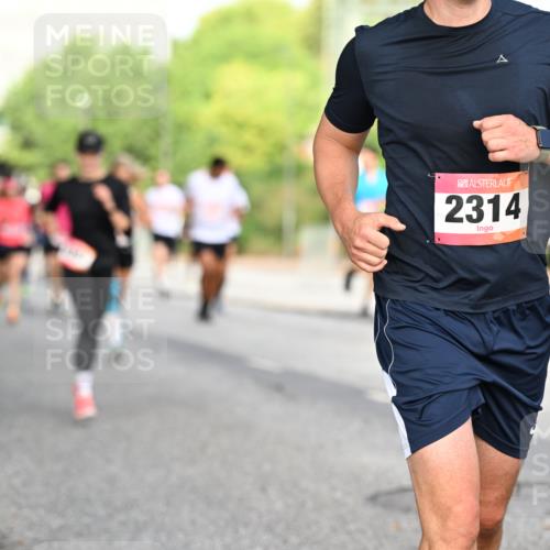 06.09.2026 - CURREX Alsterlauf Dr. Thomas Lammeyer http://msf.ph/oto/10129868 06.09.2026 09:51:45 Laufen 2314 meine-sportfotos.de