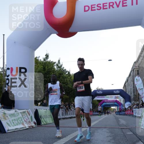 06.09.2026 - CURREX Alsterlauf Yannick Fuchs http://msf.ph/oto/10129880 06.09.2026 09:37:56 Ziel 2802, 3382, 5671, 6001, 6300, 8011 meine-sportfotos.de