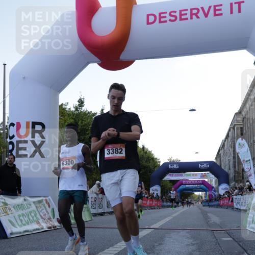 06.09.2026 - CURREX Alsterlauf Yannick Fuchs http://msf.ph/oto/10129914 06.09.2026 09:37:57 Ziel 2802, 3382, 5671, 5901, 6001, 6300, 8011 meine-sportfotos.de