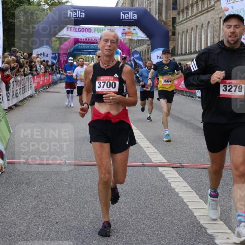 06.09.2026 - CURREX Alsterlauf Strokosch-Dieckow http://msf.ph/oto/10129928 06.09.2026 09:51:03 Ziel 2200, 2344, 2594, 2803, 3152, 3279, 3498, 3664, 3700, 4070, 4687, 4895, 5101, 5365, 5551, 5609, 5642, 5977, 6204, 6277 meine-sportfotos.de