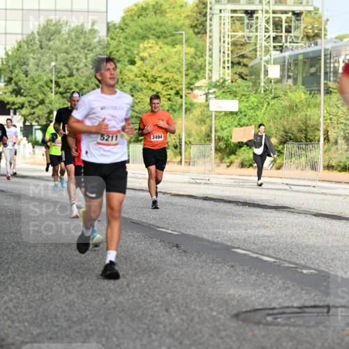 06.09.2026 - CURREX Alsterlauf Dr. Thomas Lammeyer http://msf.ph/oto/10129942 06.09.2026 09:51:56 Laufen 5211, 2494, 3344, 1, 3484 meine-sportfotos.de