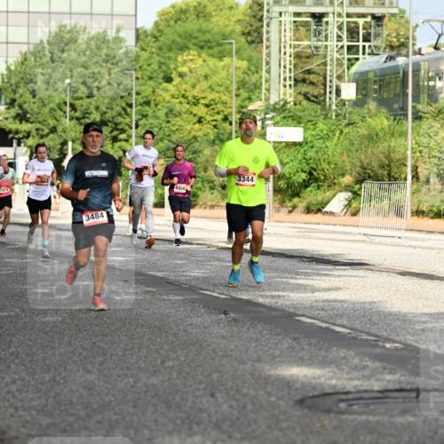 06.09.2026 - CURREX Alsterlauf Dr. Thomas Lammeyer http://msf.ph/oto/10129987 06.09.2026 09:52:01 Laufen 4686, 2874, 4956, 3344, 3484 meine-sportfotos.de