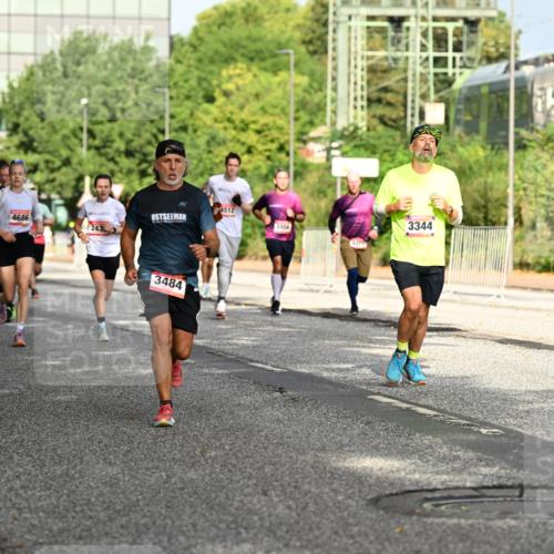 06.09.2026 - CURREX Alsterlauf Dr. Thomas Lammeyer http://msf.ph/oto/10129997 06.09.2026 09:52:02 Laufen 1954, 4686, 4512, 4956, 243, 420, 3484, 3344 meine-sportfotos.de