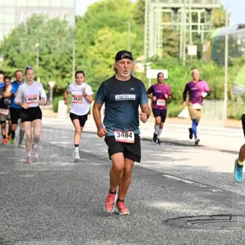 06.09.2026 - CURREX Alsterlauf Dr. Thomas Lammeyer http://msf.ph/oto/10130010 06.09.2026 09:52:03 Laufen 4686, 2433, 3344, 3484 meine-sportfotos.de