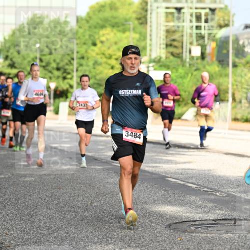 06.09.2026 - CURREX Alsterlauf Dr. Thomas Lammeyer http://msf.ph/oto/10130012 06.09.2026 09:52:03 Laufen 4684, 2433, 3484, 3344 meine-sportfotos.de