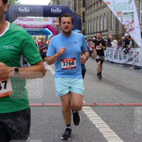 06.09.2026 - CURREX Alsterlauf Strokosch-Dieckow http://msf.ph/oto/10130022 06.09.2026 10:03:56 Ziel 2042, 2989, 3094, 3378, 3384, 3405, 3651, 3766, 4004, 4132, 4672, 4968, 4972, 4979, 5284, 5468, 5911, 6247, 8044, 8079 meine-sportfotos.de