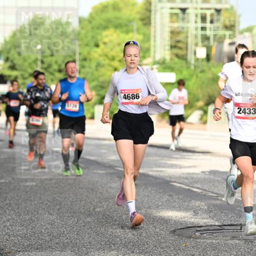 06.09.2026 - CURREX Alsterlauf Dr. Thomas Lammeyer http://msf.ph/oto/10130027 06.09.2026 09:52:06 Laufen 3126, 4686, 2433 meine-sportfotos.de