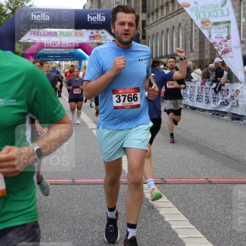 06.09.2026 - CURREX Alsterlauf Strokosch-Dieckow http://msf.ph/oto/10130037 06.09.2026 10:03:56 Ziel 2042, 2989, 3094, 3378, 3384, 3405, 3651, 3766, 4004, 4132, 4672, 4968, 4972, 4979, 5284, 5468, 5911, 6247, 8044, 8079 meine-sportfotos.de