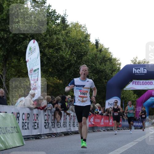 06.09.2026 - CURREX Alsterlauf Yannick Fuchs http://msf.ph/oto/10130111 06.09.2026 09:38:01 Ziel 2562, 2802, 3382, 4176, 5901, 6001, 6300, 8011 meine-sportfotos.de