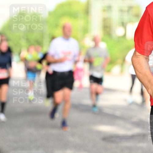 06.09.2026 - CURREX Alsterlauf Dr. Thomas Lammeyer http://msf.ph/oto/10130186 06.09.2026 09:52:24 Laufen 57 meine-sportfotos.de