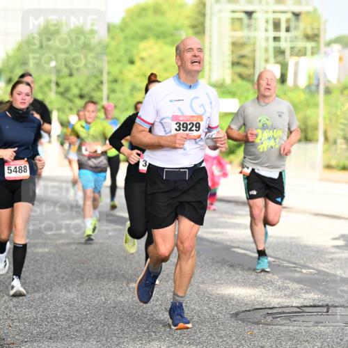 06.09.2026 - CURREX Alsterlauf Dr. Thomas Lammeyer http://msf.ph/oto/10130193 06.09.2026 09:52:25 Laufen 3, 5488, 3929, 14, 5206 meine-sportfotos.de