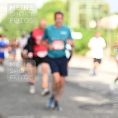 06.09.2026 - CURREX Alsterlauf Dr. Thomas Lammeyer http://msf.ph/oto/10130245 06.09.2026 09:52:30 Laufen  meine-sportfotos.de