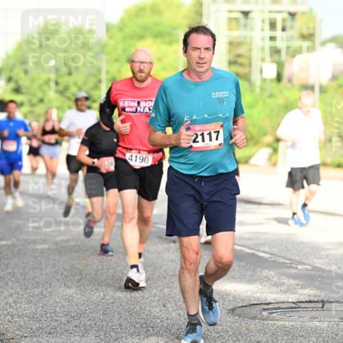 06.09.2026 - CURREX Alsterlauf Dr. Thomas Lammeyer http://msf.ph/oto/10130246 06.09.2026 09:52:30 Laufen 32, 4190, 2117, 64 meine-sportfotos.de