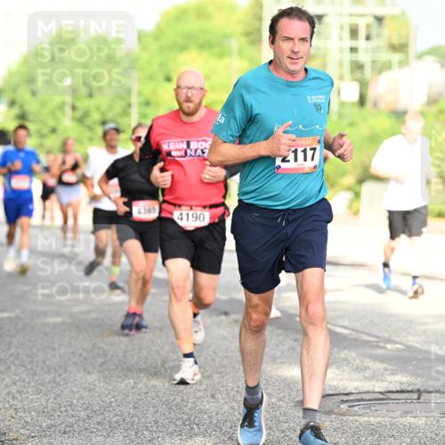 06.09.2026 - CURREX Alsterlauf Dr. Thomas Lammeyer http://msf.ph/oto/10130247 06.09.2026 09:52:30 Laufen 4190, 32, 1, 2117 meine-sportfotos.de