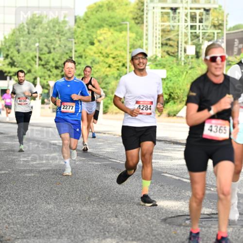 06.09.2026 - CURREX Alsterlauf Dr. Thomas Lammeyer http://msf.ph/oto/10130274 06.09.2026 09:52:33 Laufen 8211, 4135, 4284, 2277, 3225, 4365 meine-sportfotos.de