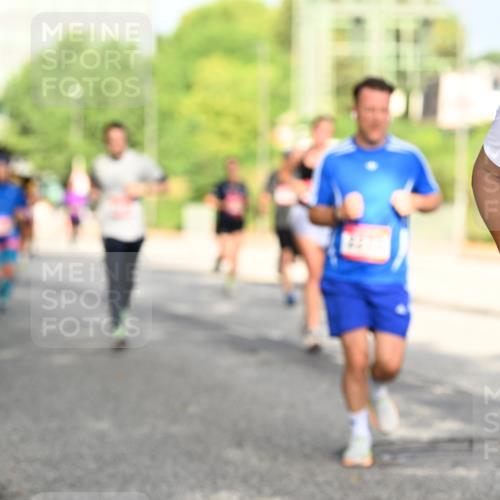 06.09.2026 - CURREX Alsterlauf Dr. Thomas Lammeyer http://msf.ph/oto/10130296 06.09.2026 09:52:35 Laufen 428 meine-sportfotos.de