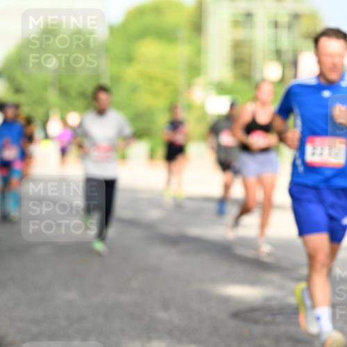 06.09.2026 - CURREX Alsterlauf Dr. Thomas Lammeyer http://msf.ph/oto/10130301 06.09.2026 09:52:36 Laufen  meine-sportfotos.de