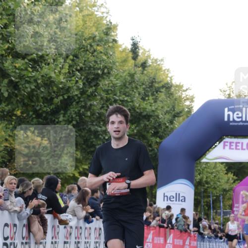 06.09.2026 - CURREX Alsterlauf Yannick Fuchs http://msf.ph/oto/10130349 06.09.2026 09:38:10 Ziel 2562, 3866, 4176, 4432, 5658, 6003 meine-sportfotos.de