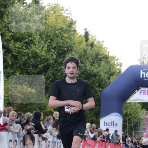 06.09.2026 - CURREX Alsterlauf Yannick Fuchs http://msf.ph/oto/10130355 06.09.2026 09:38:10 Ziel 2562, 3866, 4176, 4432, 5658, 6003 meine-sportfotos.de
