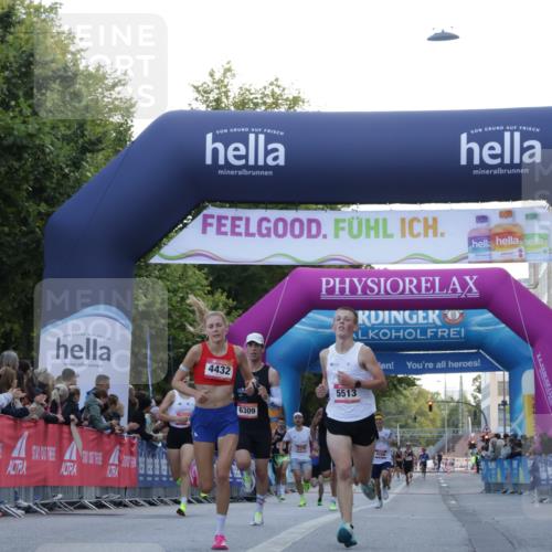 06.09.2026 - CURREX Alsterlauf Yannick Fuchs http://msf.ph/oto/10130376 06.09.2026 09:38:12 Ziel 2562, 3866, 4176, 4432, 5513, 5658, 6003, 6309 meine-sportfotos.de