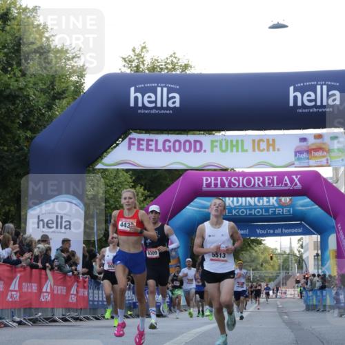 06.09.2026 - CURREX Alsterlauf Yannick Fuchs http://msf.ph/oto/10130384 06.09.2026 09:38:12 Ziel 2562, 3866, 4176, 4432, 5513, 5658, 6003, 6309 meine-sportfotos.de