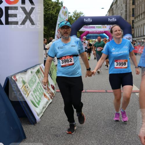 06.09.2026 - CURREX Alsterlauf Strokosch-Dieckow http://msf.ph/oto/10130389 06.09.2026 10:04:21 Ziel 2025, 2437, 2830, 3711, 3959, 3962, 4119, 4131, 4288, 4630, 4812, 5046, 5674, 5713, 6193 meine-sportfotos.de