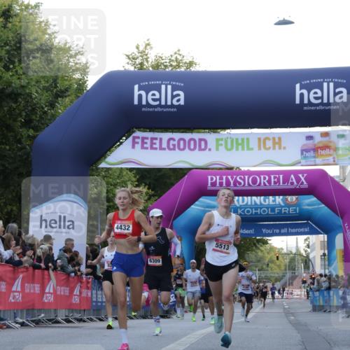 06.09.2026 - CURREX Alsterlauf Yannick Fuchs http://msf.ph/oto/10130392 06.09.2026 09:38:12 Ziel 2562, 3866, 4176, 4432, 5513, 5658, 6003, 6309 meine-sportfotos.de