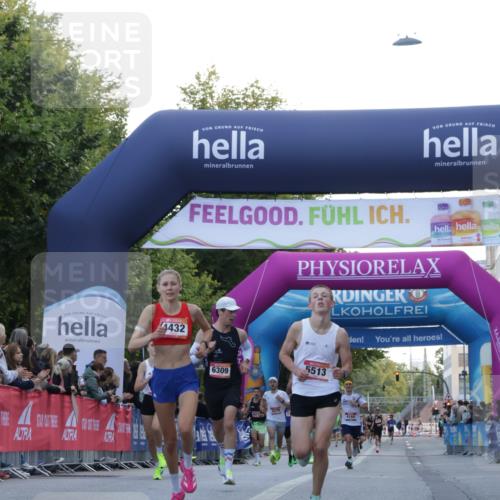 06.09.2026 - CURREX Alsterlauf Yannick Fuchs http://msf.ph/oto/10130401 06.09.2026 09:38:12 Ziel 2562, 3866, 4176, 4432, 5513, 5658, 6003, 6309 meine-sportfotos.de