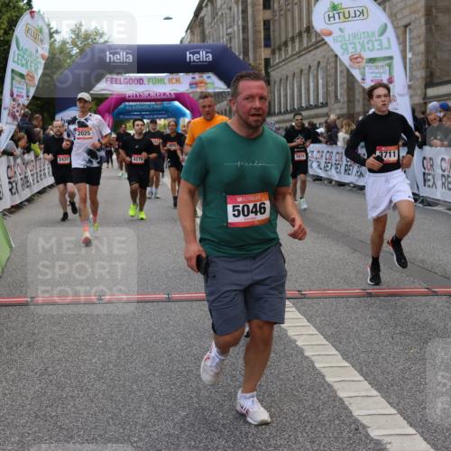 06.09.2026 - CURREX Alsterlauf Strokosch-Dieckow http://msf.ph/oto/10130414 06.09.2026 10:04:24 Ziel 2025, 2303, 2437, 3435, 3711, 3959, 3962, 4119, 4131, 4376, 4630, 4812, 5046, 5713, 5718, 5816, 6193 meine-sportfotos.de