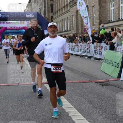 06.09.2026 - CURREX Alsterlauf Strokosch-Dieckow http://msf.ph/oto/10130434 06.09.2026 09:51:35 Ziel 2023, 3286, 3733, 4210, 4985, 4987, 5027, 5230, 5525, 5596, 5814, 5847, 6411, 6490, 8085 meine-sportfotos.de