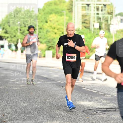 06.09.2026 - CURREX Alsterlauf Dr. Thomas Lammeyer http://msf.ph/oto/10130437 06.09.2026 09:52:48 Laufen 4111, 8259, 3636 meine-sportfotos.de
