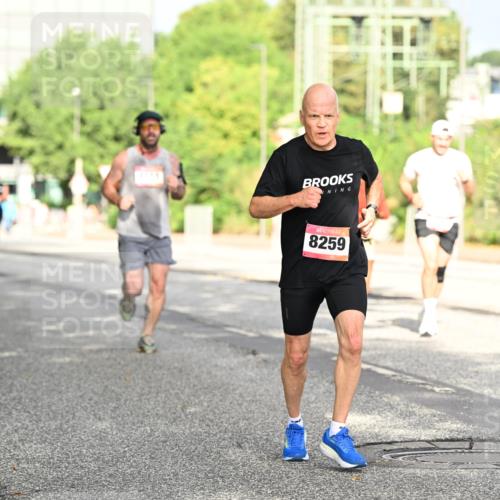 06.09.2026 - CURREX Alsterlauf Dr. Thomas Lammeyer http://msf.ph/oto/10130439 06.09.2026 09:52:49 Laufen 8259 meine-sportfotos.de