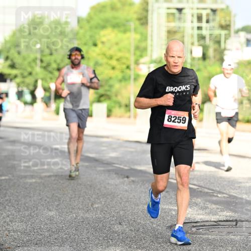 06.09.2026 - CURREX Alsterlauf Dr. Thomas Lammeyer http://msf.ph/oto/10130441 06.09.2026 09:52:49 Laufen 8259 meine-sportfotos.de