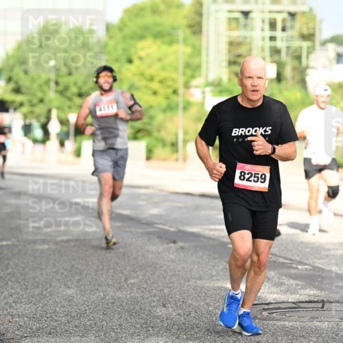 06.09.2026 - CURREX Alsterlauf Dr. Thomas Lammeyer http://msf.ph/oto/10130442 06.09.2026 09:52:49 Laufen 4111, 8259 meine-sportfotos.de