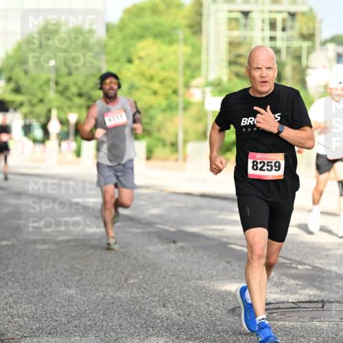 06.09.2026 - CURREX Alsterlauf Dr. Thomas Lammeyer http://msf.ph/oto/10130444 06.09.2026 09:52:49 Laufen 8259 meine-sportfotos.de