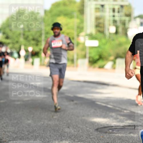 06.09.2026 - CURREX Alsterlauf Dr. Thomas Lammeyer http://msf.ph/oto/10130451 06.09.2026 09:52:50 Laufen 8259 meine-sportfotos.de
