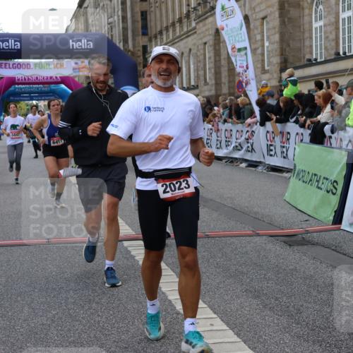 06.09.2026 - CURREX Alsterlauf Strokosch-Dieckow http://msf.ph/oto/10130455 06.09.2026 09:51:35 Ziel 2023, 3286, 3733, 4210, 4985, 4987, 5027, 5230, 5525, 5596, 5814, 5847, 6411, 6490, 8085 meine-sportfotos.de