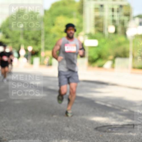 06.09.2026 - CURREX Alsterlauf Dr. Thomas Lammeyer http://msf.ph/oto/10130458 06.09.2026 09:52:50 Laufen  meine-sportfotos.de