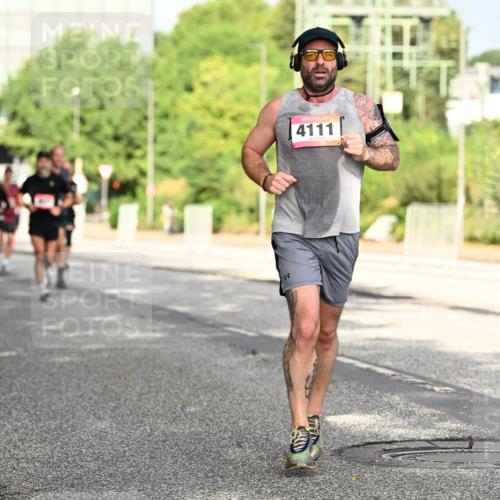 06.09.2026 - CURREX Alsterlauf Dr. Thomas Lammeyer http://msf.ph/oto/10130462 06.09.2026 09:52:51 Laufen 4111 meine-sportfotos.de