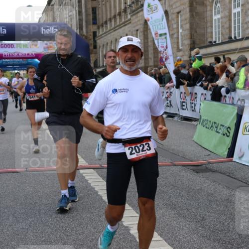 06.09.2026 - CURREX Alsterlauf Strokosch-Dieckow http://msf.ph/oto/10130480 06.09.2026 09:51:35 Ziel 2023, 3286, 3733, 4210, 4985, 4987, 5027, 5230, 5525, 5596, 5814, 5847, 6411, 6490, 8085 meine-sportfotos.de