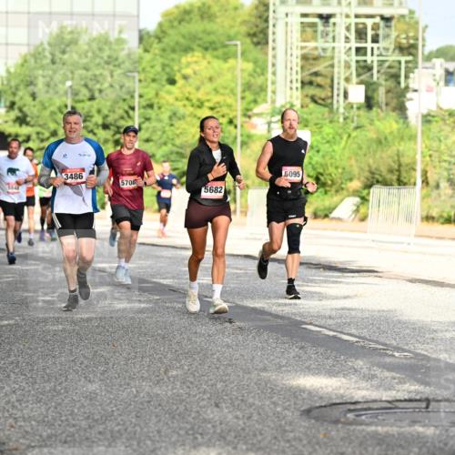 06.09.2026 - CURREX Alsterlauf Dr. Thomas Lammeyer http://msf.ph/oto/10130491 06.09.2026 09:52:57 Laufen 4057, 3486, 5708, 5682, 5095, 5085 meine-sportfotos.de