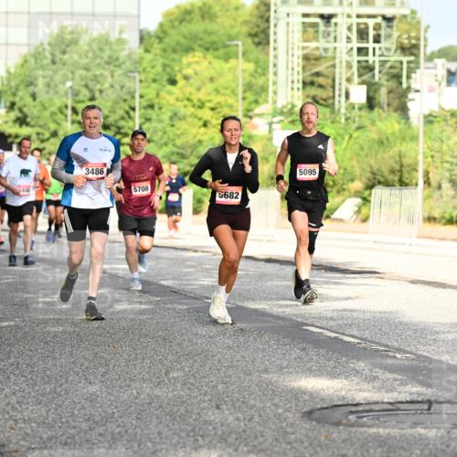 06.09.2026 - CURREX Alsterlauf Dr. Thomas Lammeyer http://msf.ph/oto/10130494 06.09.2026 09:52:57 Laufen 4057, 3486, 5708, 5095, 5682 meine-sportfotos.de