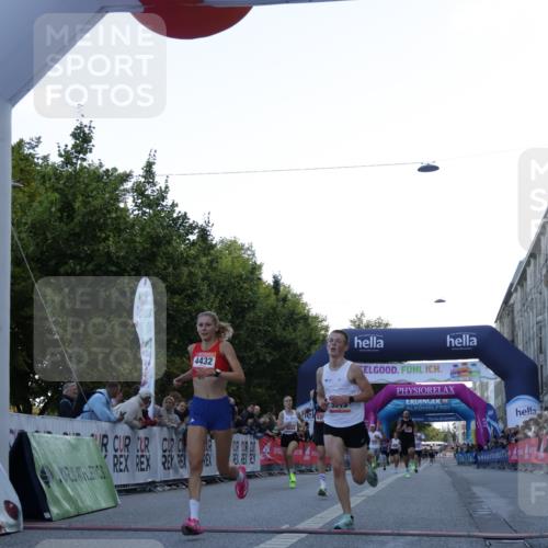 06.09.2026 - CURREX Alsterlauf Yannick Fuchs http://msf.ph/oto/10130501 06.09.2026 09:38:15 Ziel 3866, 4432, 4983, 5513, 5658, 6309, 8024 meine-sportfotos.de