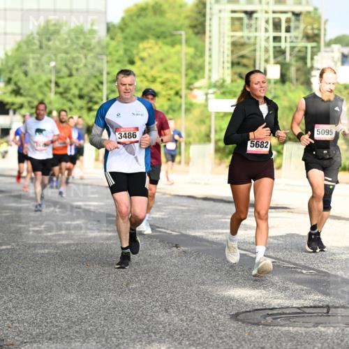 06.09.2026 - CURREX Alsterlauf Dr. Thomas Lammeyer http://msf.ph/oto/10130508 06.09.2026 09:52:58 Laufen 4057, 3486, 5682, 5095 meine-sportfotos.de
