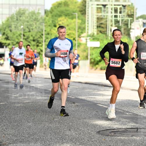 06.09.2026 - CURREX Alsterlauf Dr. Thomas Lammeyer http://msf.ph/oto/10130512 06.09.2026 09:52:59 Laufen 4057, 0, 3486, 5682, 5095 meine-sportfotos.de