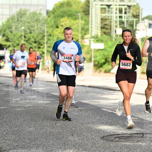 06.09.2026 - CURREX Alsterlauf Dr. Thomas Lammeyer http://msf.ph/oto/10130514 06.09.2026 09:52:59 Laufen 3486, 5682, 095 meine-sportfotos.de