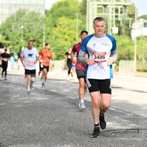 06.09.2026 - CURREX Alsterlauf Dr. Thomas Lammeyer http://msf.ph/oto/10130524 06.09.2026 09:53:00 Laufen 3486 meine-sportfotos.de
