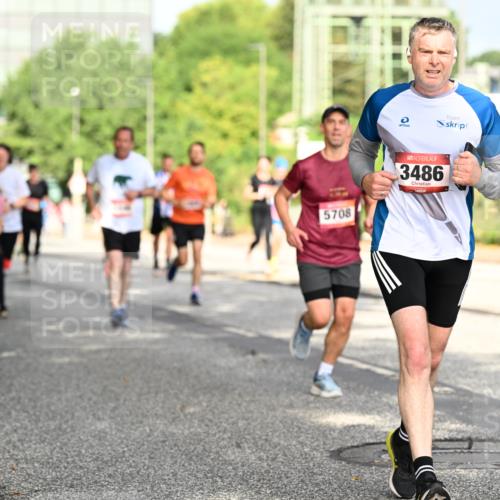 06.09.2026 - CURREX Alsterlauf Dr. Thomas Lammeyer http://msf.ph/oto/10130531 06.09.2026 09:53:01 Laufen 5708, 3486 meine-sportfotos.de
