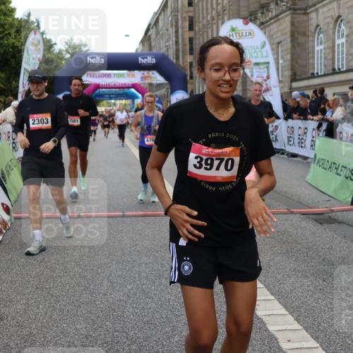 06.09.2026 - CURREX Alsterlauf Strokosch-Dieckow http://msf.ph/oto/10130537 06.09.2026 10:04:30 Ziel 2025, 2303, 2437, 2581, 2988, 2991, 2993, 3435, 3696, 3711, 3807, 4179, 4376, 4630, 4768, 4812, 5071, 5644, 5718, 5816, 6193 meine-sportfotos.de